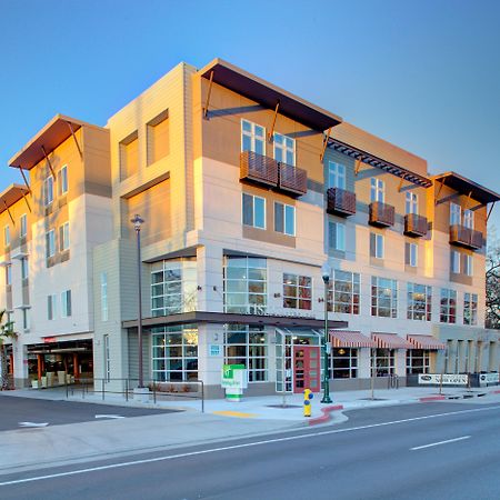 Holiday Inn Windsor - Wine Country By Ihg Экстерьер фото