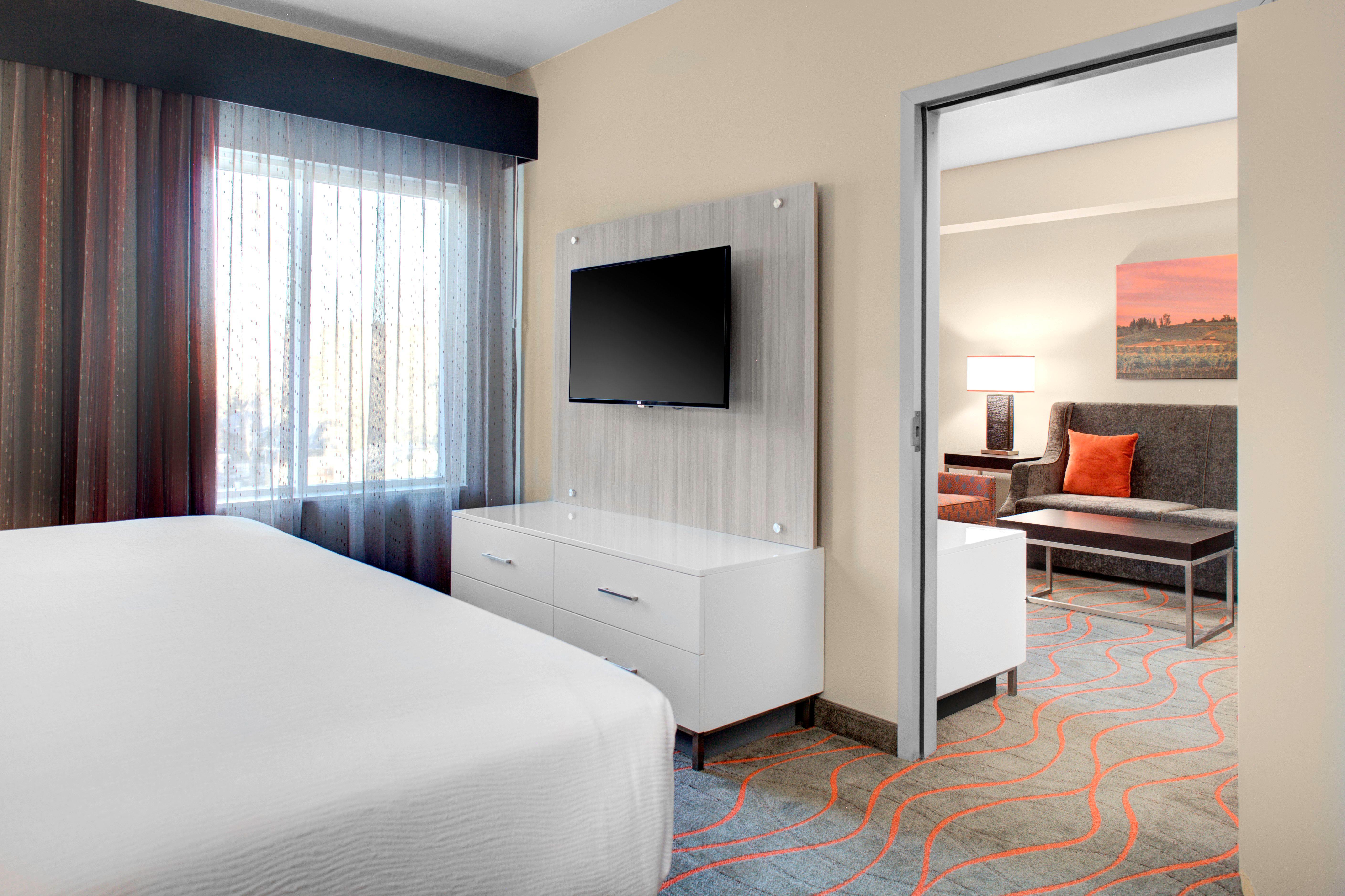Holiday Inn Windsor - Wine Country By Ihg Экстерьер фото