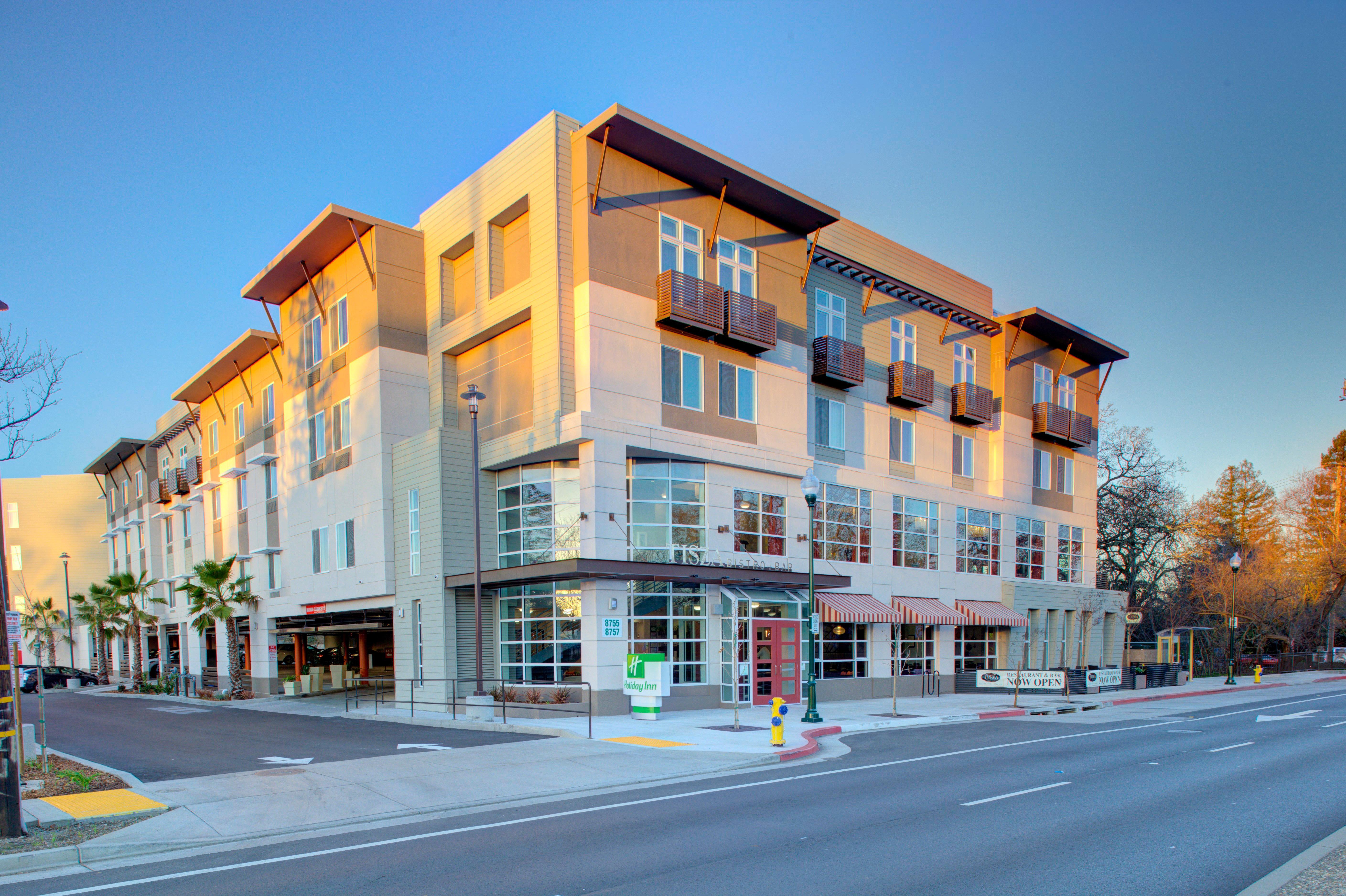 Holiday Inn Windsor - Wine Country By Ihg Экстерьер фото