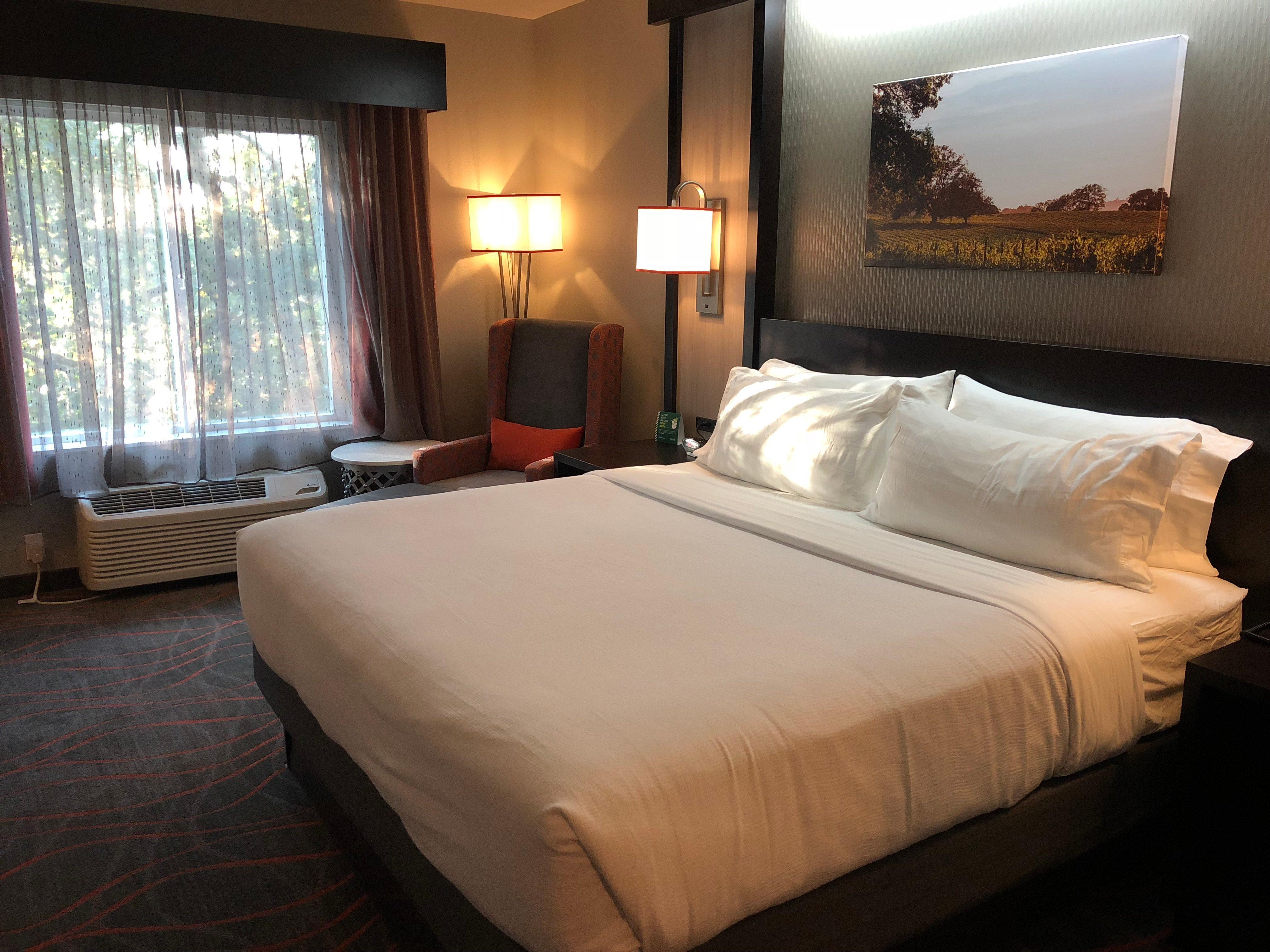 Holiday Inn Windsor - Wine Country By Ihg Экстерьер фото