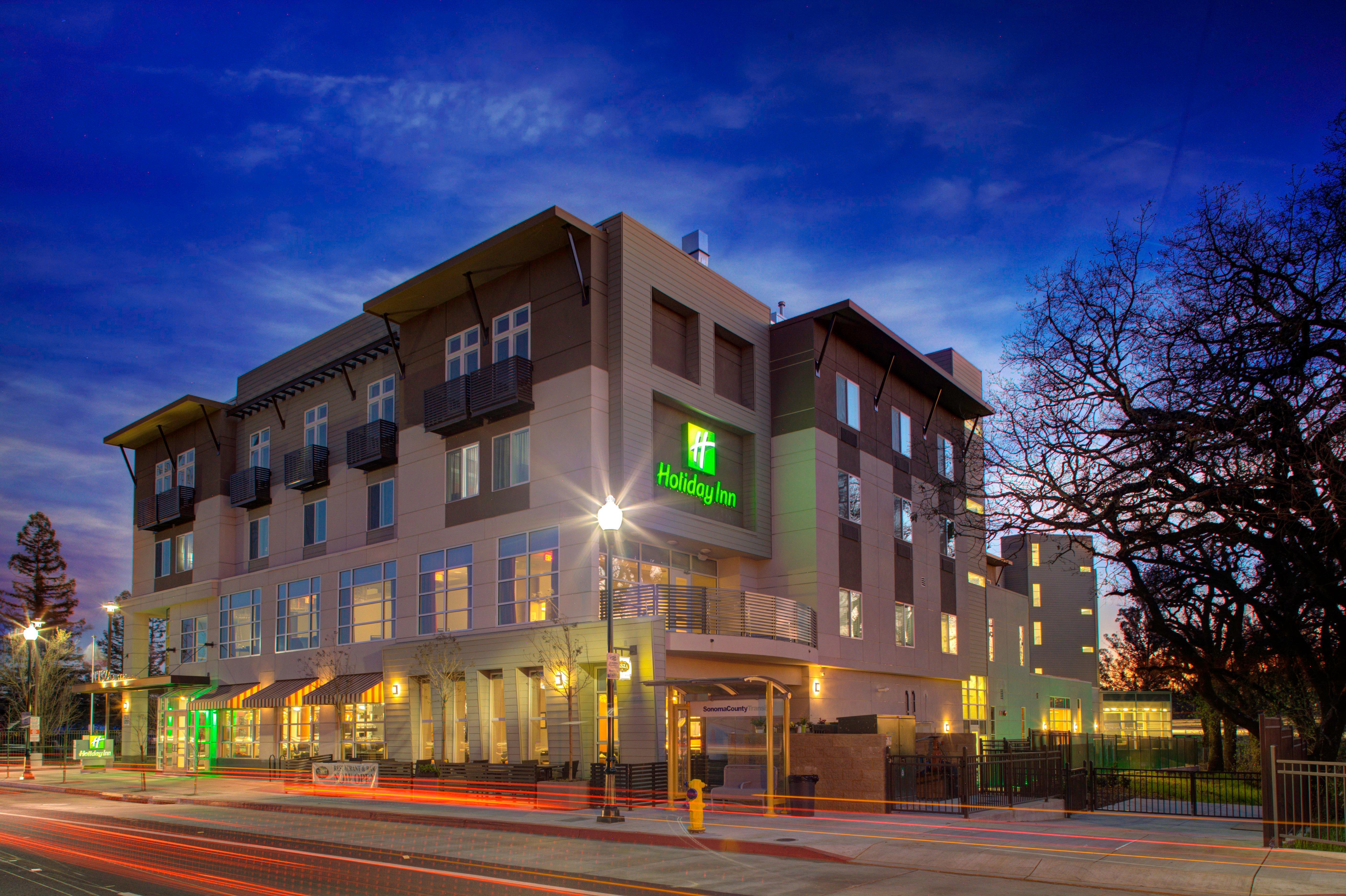 Holiday Inn Windsor - Wine Country By Ihg Экстерьер фото